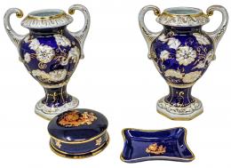 491 - PAREJA DE JARRONES LIMOGES, CAJA Y PEQUEÑO CENTRO
