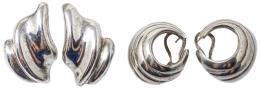 125 - DOS PARES DE PENDIENTES DE PLATA