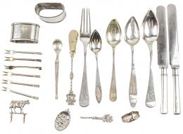 716 - LOTE DE DISTINTOS CUBIERTOS EN PLATA