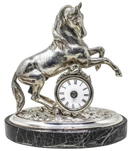 805  -  RELOJ DE SOBREMESA "CABALLO"