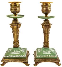 1022  -  PAREJA DE CANDELABROS 