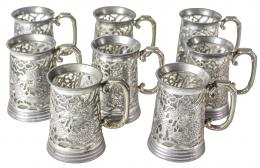 1042  -  CONJUNTO DE JARRAS DE CERVEZA DE MEDIADOS DEL S.XX