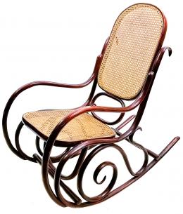 472  -  MECEDORA ESTILO THONET