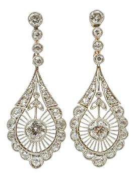 151  -  PENDIENTES CON DIAMANTES DE PPS. DEL S.XX