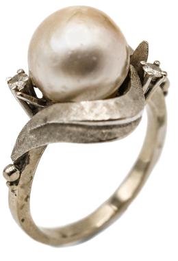 25  -  ANILLO CON PERLA Y BRILLANTES