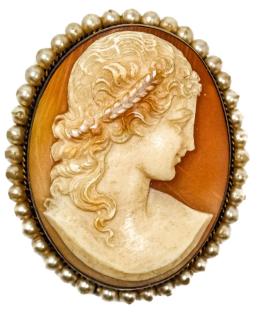 44  -  BROCHE CAMAFEO DE MEDIADOS DEL S.XX