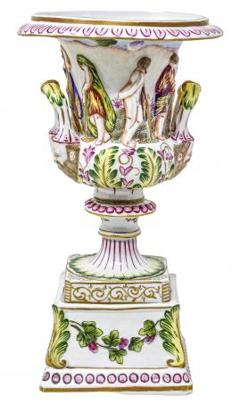 581  -  COPA EN PORCELANA CAPODIMONTE 