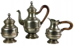 1420  -  TRES PIEZAS DE ESTAÑO