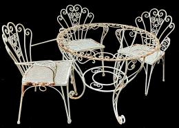 364  -  CONJUNTO DE MESA Y TRES SILLAS JARDIN 