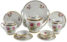 528 - JUEGO DE TÉ EN PORCELANA DEL ÚLTIMO CUARTO DEL S.XX
