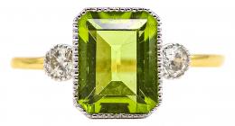 25  -  ANILLO CON PERIDOTO Y BRILLANTES