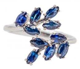 33  -  ANILLO CON ZAFIROS