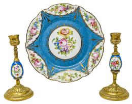 506  -  CONJUNTO DE PLATO Y PAREJA DE CANDELEROS