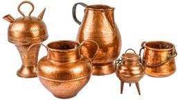 1063 - LOTE VARIADO DE PIEZAS EN COBRE DEL PRIMER TERCIO DEL S.XX