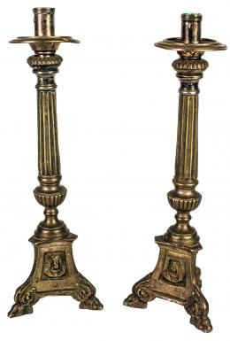 1374  -  PAREJA DE CANDELEROOS DE IGLESIA 