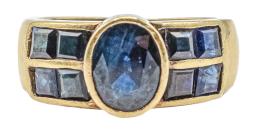 102  -  ANILLO CON ZAFIROS