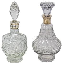 45  -  DOS BOTELLAS DE CRISTAL Y PLATA DE MEDIADOS DEL S.XX