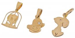 113 - TRES COLGANTES PARA BEBE