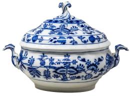 535 - SOPERA EN PORCELANA MEISSEN DE MEDIADOS DEL S. XX