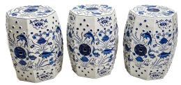 485 - TRES TABURETES ORIENTALES EN PORCELANA