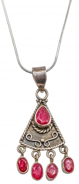 153 - COLGANTE CON PIEDRAS ROJAS