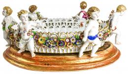 489 - CENTO DE MESA EN PORCELANA DEL PRIMER TERCIO DEL S.XX