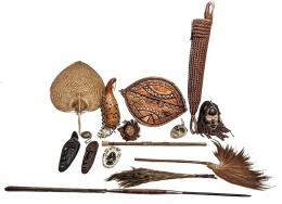 534  -  COLECCIÓN DE OBJETOS AFRICANOS DE LA PRIMERA MITAD DE S. XX