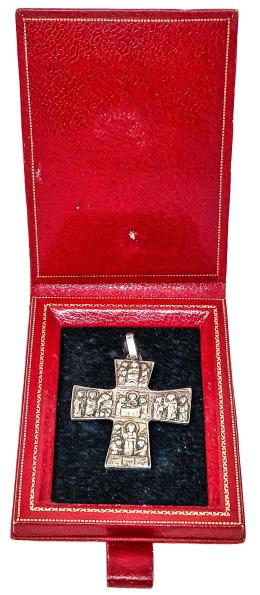 1423  -  CRUZ EN PLATA DE LOS AÑOS 60/70