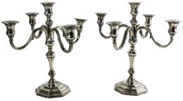 787  -  PAREJA DE CANDELABROS EN PLATA DE MEDIADOS DE S. XX