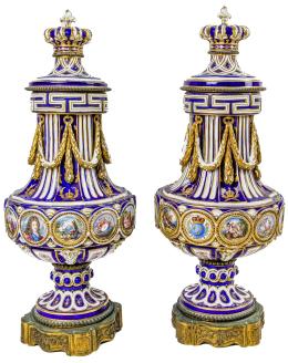 611 - PAREJA DE JARRONES FRANCESES EN PORCELANA DE SÈVRES S.XIX
