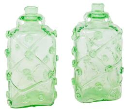 37 - PAREJA DE BOTELLAS EN CRISTAL DEL PRIMER TERCIO S.XX