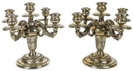 907  -  PAREJA DE CANDELABROS EN PLATA DE MEDIADOS DEL SIGLO XX