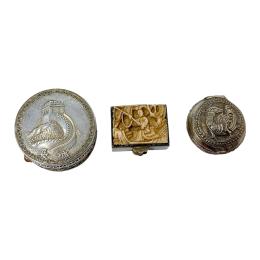 523 - TRES CAJITAS DE CAJITAS DE COLECCIÓN DE PLATA