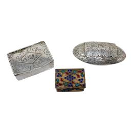 524 - TRES CAJITAS DE COLECCIÓN EN PLATA
