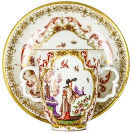 722 - TAZA DE COLECCIÓN EN PORCELANA DEL SIGLO XIX