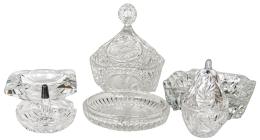18  -  CONJUNTO DE PIEZAS EN CRISTAL DEL ÚLTIMO CUARTO DEL S.XX