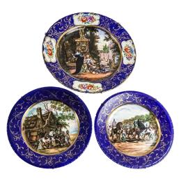 375  -  TRES PLATOS DE PORCELANA SANTA CLARA DE MEDIADOS DE S. XX