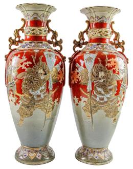 570  -  PAREJA DE GRANDES JARRONES JAPONESES FINALES SIGLO XIX