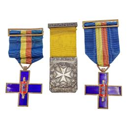 368 - TRES CONDECORACIONES DE LA GUERRA CIVIL ESPAÑOLA