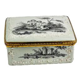443  -  CAJITA DE COLECCIÓN EN PORCELANA FRANCESA DEL S.XIX