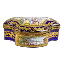 442  -  CAJITA EN PORCELANA DE SÈVRES S.XIX