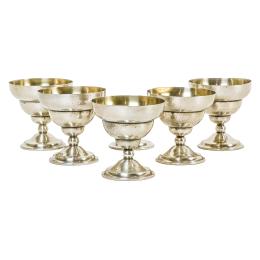 696  -  CONJUNTO DE SEIS COPAS EN PLATA DE LOS AÑOS 30