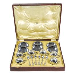 783  -  SEIS TAZAS CON PLATO Y CUCHARITA DEL PRIMER TERCIO DE S. XX