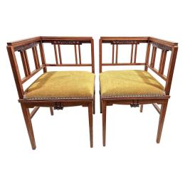 336  -  PAREJA DE BANQUETAS MODERNISTAS DE PRINCIPIOS S. XX