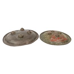 306  -  PAREJA DE ESCUDOS ORIENTALES DE LA PRIMERA MITAD DE S. XX