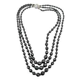 102  -  COLLAR DE AZABACHE DE MEDIADOS S.XX
