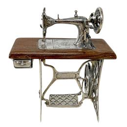 946  -  FIGURITA EN MINIATURA EN PLATA