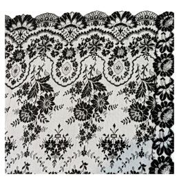 1056  -  MANTILLA DE ENCAJE DE MEDIADOS DEL SIGLO XX