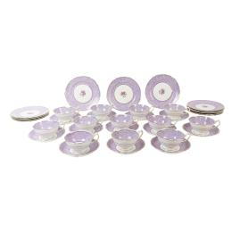 670  -  JUEGO DE 12 TAZAS CON PLATO DE PORCELANA INGLESA