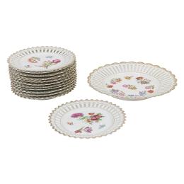 697  -  SERVICIO DE POSTRE EN PORCELANA DEL PRIMER TERCIO S. XX